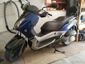 Yamaha X-max 250i