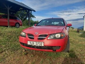 Nissan Almera N16 hatchback