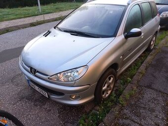 Peugeot 206sw combi 1,4 benzin 65kw rok 2004