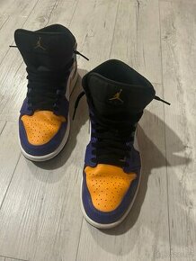 Nike Air Jordan 1 Mid Lakers