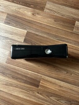 Xbox 360 slim - 1