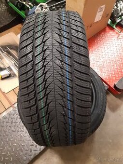 Zimní pneu 235/45 R18 Superia