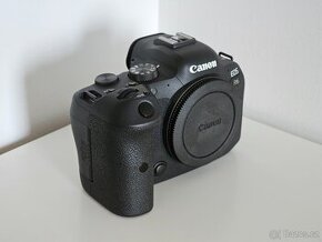 Canon R6 < 1000 snímků