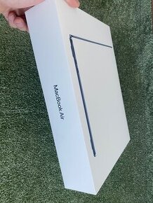 Apple MacBook Air 13.6 M3 Laptop, 24GB sdílené paměti 512GB