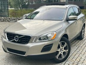 Volvo XC60 2.4 D5 4x4 158KW AUT KAMERY 1MAJITEL TAŽNÉ VÝHŘEV