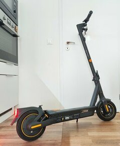 CELOODPRUŽENÁ elektrokoloběžka Segway Ninebot G2 MAX, 35km/h