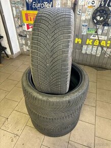 255/40r20