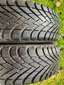 2 zimní pneumatiky Pirelli 175/65/14 8mm