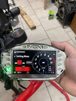 Ducati monster 937 LCD (Poskodeny)