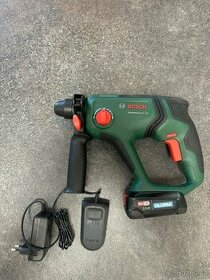 Bosch UniversalHammer 18V + baterie + nabíječka