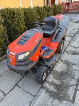 Zahradní traktor Husqvarna - 1