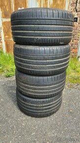 Sada letních pneu rozměr 285/30/22 značka Pirelli