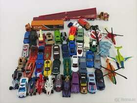 autíčka Hotwheels a Matchbox