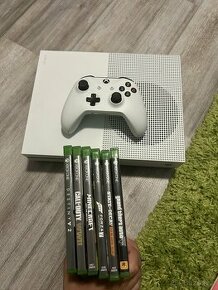 Xbox One S 1TB white + 6 her + controller - 1