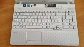 nepoužiívaný notebook Sony VAIO VPC-EH2C1E/W (bílý)