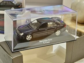 1:43 Mercedes Benz E Class W211 Minichamps