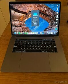 Macbook Pro 15" 2018 i7 512GB 16GB (Ru klávesnice)