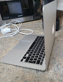 MacBook Air 13 intel i5