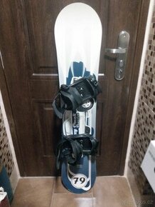 Prodám úplně nový snowboard CRAZY CREEK 128cm dlouhý. - 1