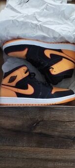 Jordan 1 mid fat Black Orange