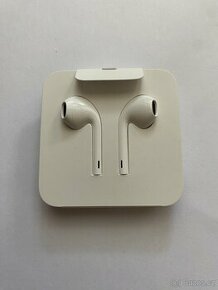 Apple EarPods Lightning nová sluchátka