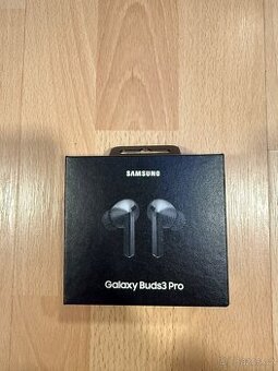 Prodám Samsung Galaxy Buds 3 pro ve stříbrné barvě.