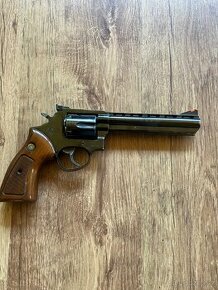 Revolver Taurus Magnum - 1