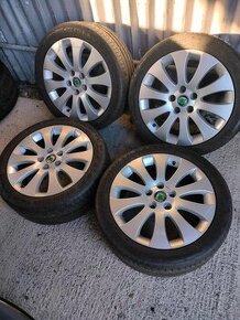 4ks alu disky orig. Škoda 5x112 R17 pneu 225/45 R17