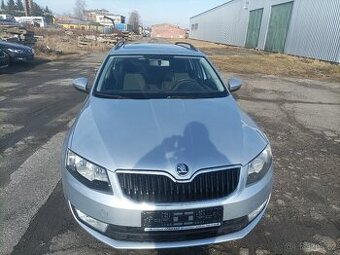 OCTAVIA 3 1,2TSI 77KW ALU PANORAMA VÝHŘEV PDC TAŽNÉ SERVISKA