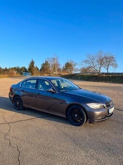 BMW E90 325i