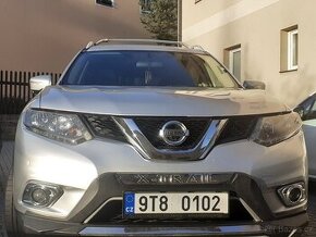 Nissan rogue 2,5 L plyn