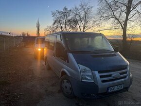 Ford Transit 2,2Tdci 9-míst bus