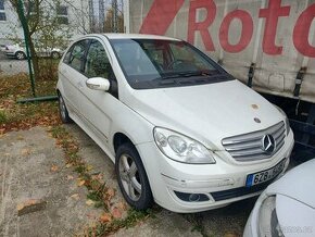 Mercedes Benz B200  turbo benzín - náhradní díly