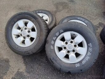 Toyota 275/60 R15 6x139,7 m+s