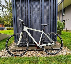 Kolo MERIDA Crossway 300-D rám 52cm (na 178-185 cm)