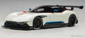 Model 1:18 Aston Martin Vulcan Autoart Stratus White-Blu - 1