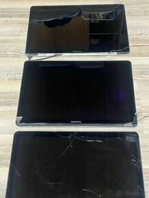 3x LCD Apple MacBook Pro 15” - 1