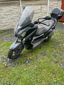 Prodám skútr YAMAHA XMAX 250 Iron Max