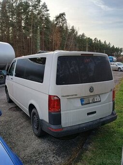 osobní automobil VW transporter T6 2.0tdi 110kw prosklený