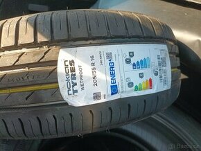 Nokian 205/55  R16