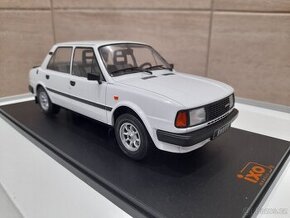 Škoda 130L 1:18