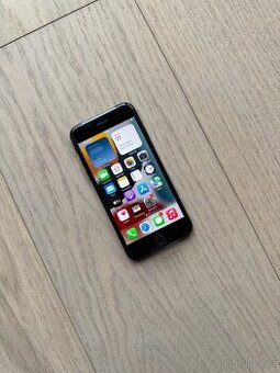 NOVÝ APPLE IPHONE SE2 64GB- ČERNÝ,BATERIE 100%, ZÁRUKA