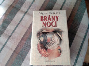 Brány noci