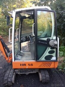 Minibagr Terex Schaeff HR 1.6