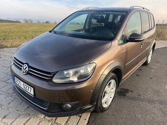 Volkswagen Touran Cross 1.4 TSI, tažné, alu