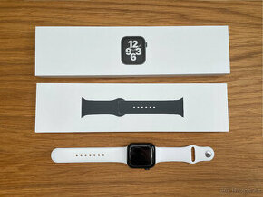 Apple Watch SE 44mm černá