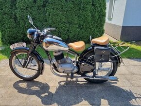 Jawa 250/11 pérák 1948 s TP po kompletní renovaci.