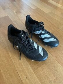 Prvotřídní Adidas kopačky s železnými kolíky  (42)