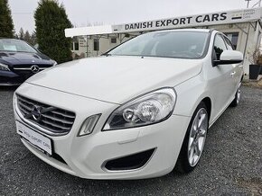 VOLVO V60 2011 D5 158kW R-DESIGN,SERVISNÍ KNÍŽKA