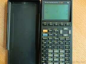 Programovatelná kalkulačka Texas Instruments TI-85 - 1